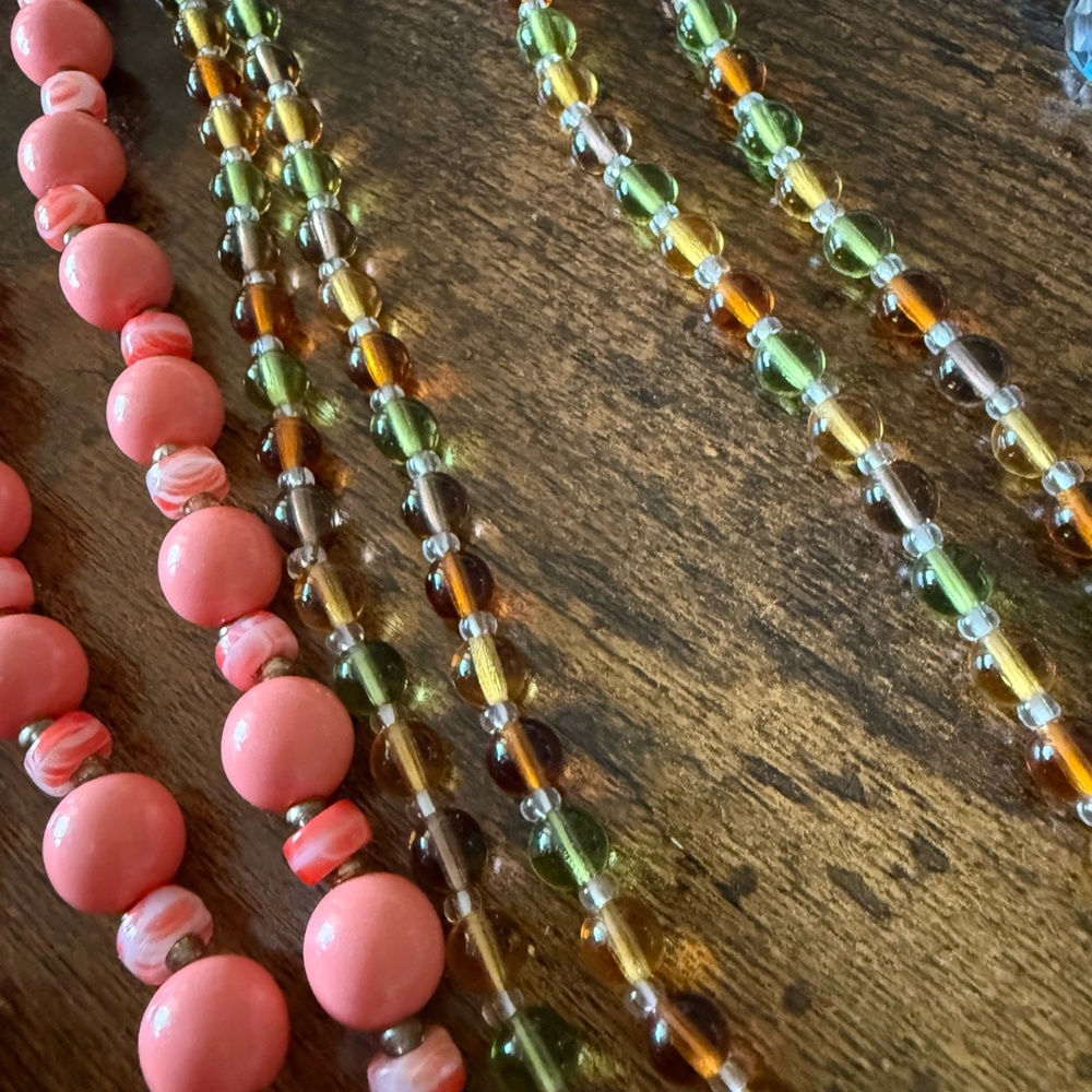 LOT of vintage jewelry. - Picture 8 of 15